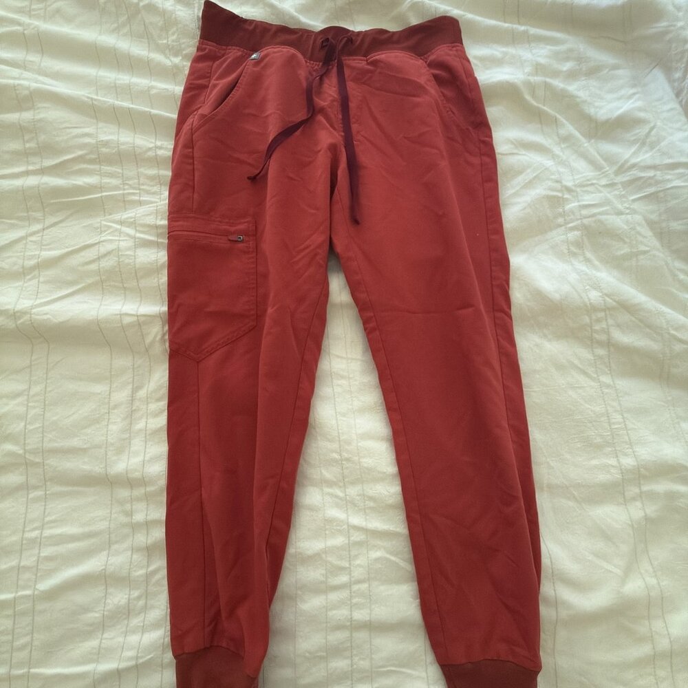 FIGS!!! Woman's small coral cargo scrub jogger